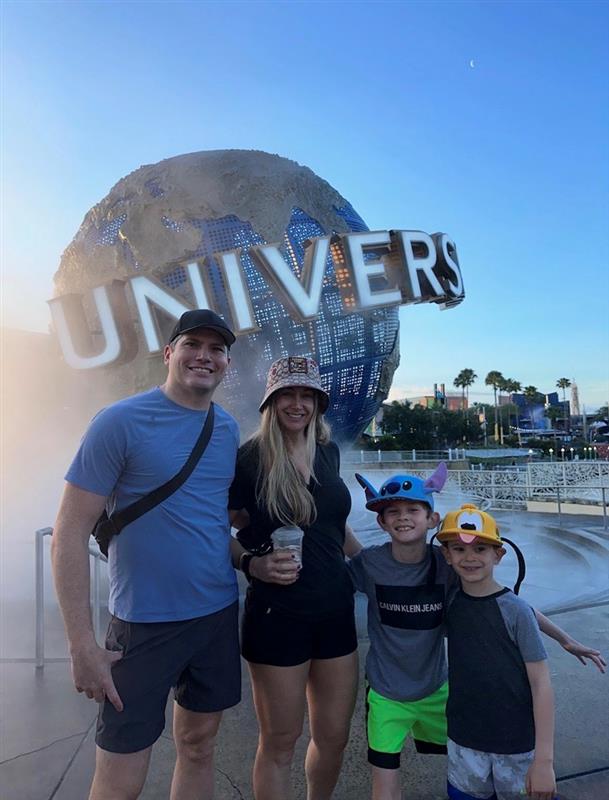 Wands, Coasters & Mac ‘n Cheez: Our Epic Universal Orlando Adventure! 🎢🧙‍♂️🧀