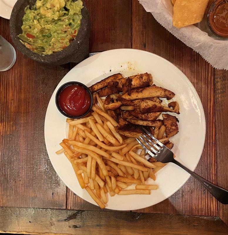 Fajitas, Fries & Fresh Guac on Jane Street (Next Time, Nacho Comes Too!) 🌮🐶
