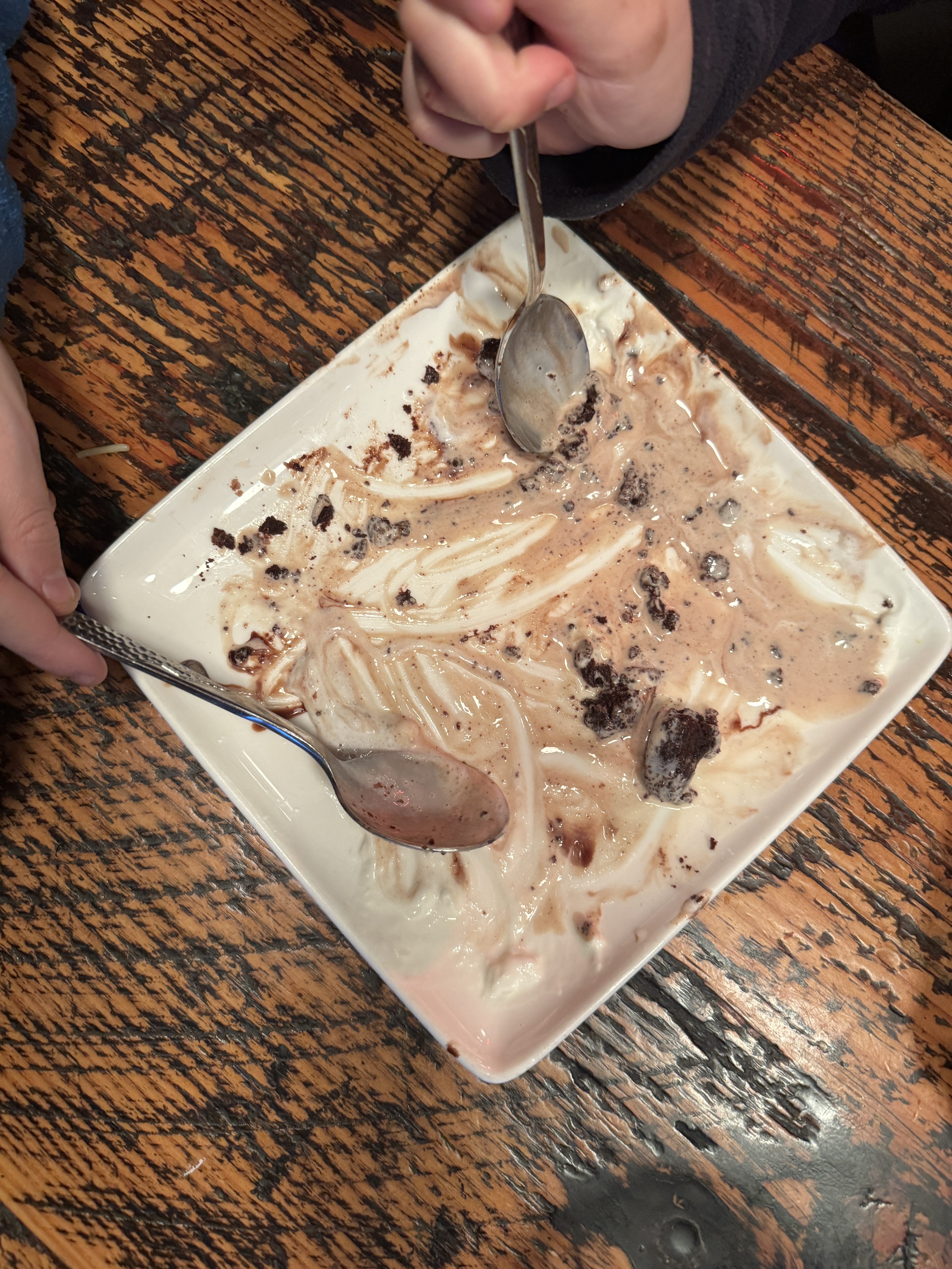 Last Run & Sweet Treats at Robbie’s Tavern – Our Final Day in Breckenridge